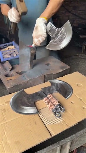 Experience Hand Forging: A Smith's Craft