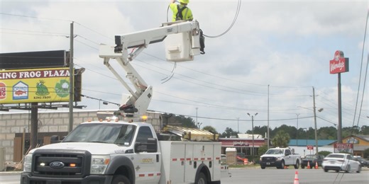 Traffic signal added to dangerous Adel highway