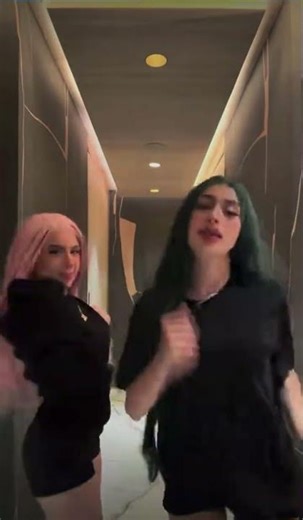 Cosplay de cosmo y wanda JAJAJ🤣@karen torres🐐🤍 #medina#shortvideo#dance#mejoresamigos#cosmo#wanda