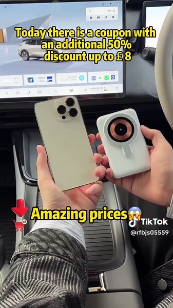 This thing is CRAZY! 🤯🔋 #wirelesspowerbank #tiktokmademebuyit #powerbankviral #showcase