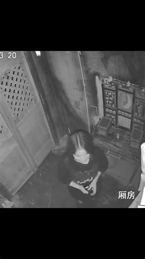 搞笑短视频 on Instagram: "刚才是售后，现在是服务！ #密室逃脱 #npc的日常 #搞笑短视频 #售后服务杠杠的 #看一遍笑一遍"