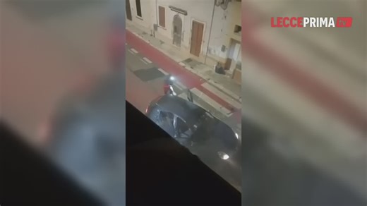 Un residente immortala la scena dell’assalto al bancomat: il video virale