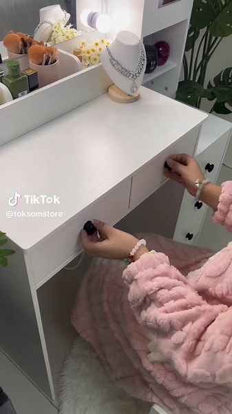 Black Friday Makeup Vanity Setup Guide