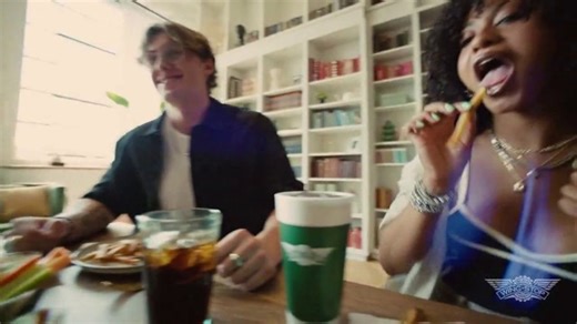 Wingstop TV Spot, 'Gathering'