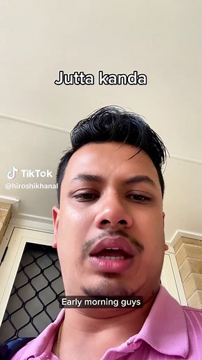 I think it’ll turn to a princess when I kiss it 💋🐸 #frogstory #frogprincess #thisisaustralia #khuttabhayejuttatakati #abibas #bhyagutemailadai #nepaleseinaustralia #nepaliinaustralia #hiroshiinaustralia #nakarmikhanalaf