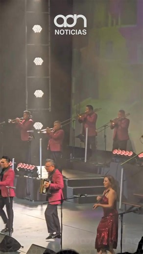 8.1K views · 63 reactions | ¡Noche de cumbia sinfónica! ✨ Con sold out, Los Ángeles Azules encendieron el Auditorio Nacional en el primero de sus dos conciertos.  La fiesta arrancó con sorpresa: Denise Gutiérrez se unió para una versión sinfónica de El Listón de Tu Pelo que puso a todos de pie. Prepárense… porque esta noche nadie se queda sin bailar.  Ocesa : Ulises Martínez | ADN40Mx | Facebook