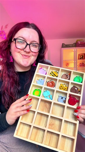 What shall I make for M? 🙊 #claycrafts #worrystone #worrystones #clayworrystone #worrystonediy