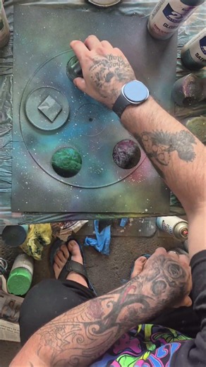 Spray Painting A Vinyl Recor!? #art #planet #spraypaint #shorts