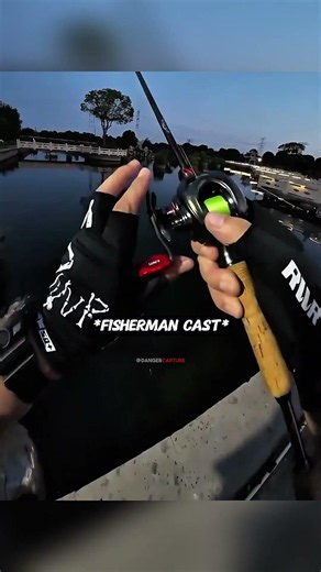 Fisherman plays fetch with fish 😳