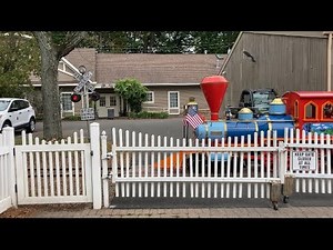 Miniature Railroad Crossing #3 (USA) | Bergen County Zoo, New Jersey