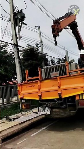 What Makes Live Power Line Maintenance So Dangerous? 😨⚡