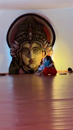 Bel Toso 𖤝 Sacred Guide & Ritual Artist on Instagram: "Cultivar relaciones conscientes es elegir presencia, escucha real y verdad compartida. Es aprender a encontrarnos sin máscaras, a vincularnos desde el cuerpo, el corazón y la consciencia. Estos encuentros nos llevan próximamente a Brasil, Florianopolis donde estaremos facilitando este taller en el marco de @magiareveillon por año nuevo 🤍✨ @micro2macro.world Un espacio para recordar como amarnos mejor, como celebrar en presencia, como encon