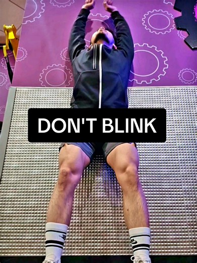 DON'T BLINK! #foryoupage #gym #gymvibes #stretching