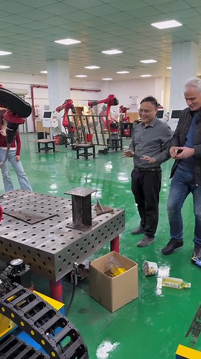 Chinese-made robots are going global. Although my English isn't great, I'm trying my best. #WeldingRobot #LaserWeldingRobot #good | Kiran Thakor