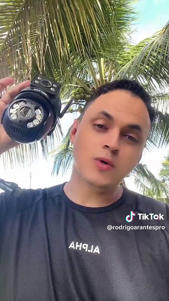 🚨 CÂMERA DE SEGURANÇA WI-FI IP66 6MP – VISÃO 360° COM AUTO TRACKING 🚨 Se você procura câmera de segurança WiFi externa, com visão noturna, detecção de movimento e acesso pelo celular, essa é a escolha certa! A câmera IP Wi-Fi 6MP Full HD 1080p entrega imagem nítida, com dupla lente e visão panorâmica 360 graus, eliminando pontos cegos e garantindo monitoramento completo da sua casa ou comércio. ✅ Resistente à chuva – IP66 (ideal para área externa) ✅ Visão noturna infravermelha para monitoramen
