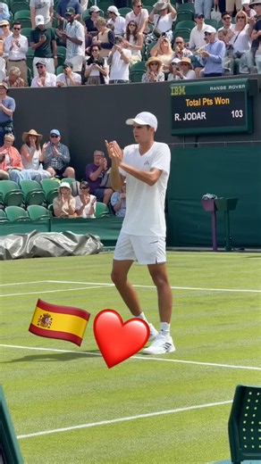 The moment Rafa Jodar claimed his first main draw win 💜💚