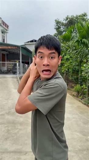 Chú dê đáng thương đang khát khô cổ giữa trời nắng 😥 #shorts​