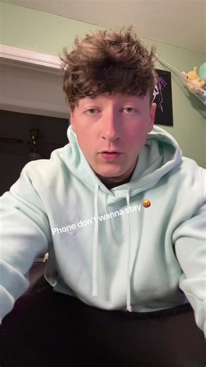 Phone won’t stay #4u #ohwell #myday #dumb