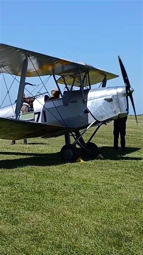 Contact!!! Tiger Moth K4259 at Compton Abbas Airfield