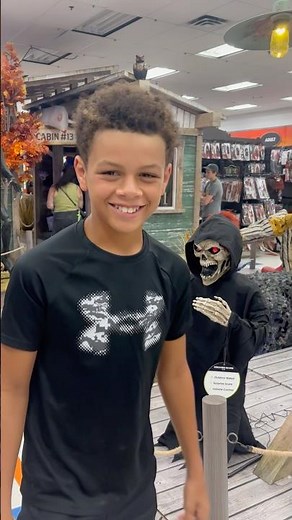 😱 Screaming Reaper Jump Scares Robbie at Spirit Halloween 2026!
