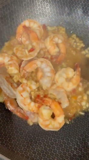 Simple Shrimp stir fry with cucumber. #inshorts #food #foodie #stirfry #Shrimp #cooking