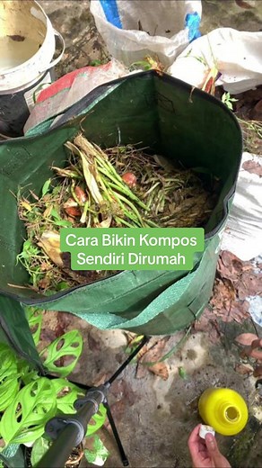 Sampah dirumahmu masih terbuang sia2? Yuk ubah jadi kompos! Kompos sangat dibutuhkan tanaman untuk pertumbuhan dan meningkatkan hasil panen dari tanaman. . GRATIS ONGKIR KESELURUH INDONESIA . Estimasi kompos matang jika mengikuti panduan 2-4 bulan . Kelebihan Bio Ecompost: ✅ Proses pengomposan lebih cepat ✅ Pembuatan kompos sangat mudah ✅ Ukuran pas untuk rumah tangga ✅ Harga termurah dibandingkan komposter lain ✅ Gratis ongkir hingga Rp 10.000 ✅ Bonus panduan lengkap ✅ Dapat digunakan berulang