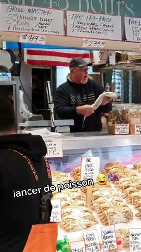ILS LANCENT DES POISSONS À SEATTLE ! 🐟🇺🇸 (Pike Place Market)