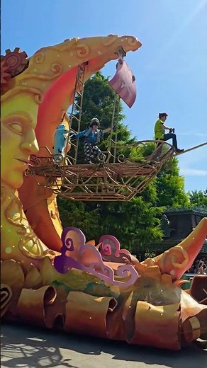 🏴‍☠️ Peter Pan brings Neverland to life at Disneyland Paris, spreading magic, adventure, and wonder!