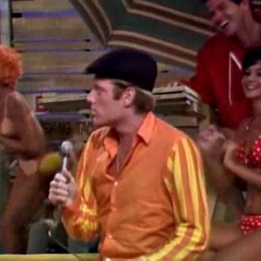 Bringing that West Coast sunshine to the “Jack Benny Hour” ☀️ | The Beach Boys