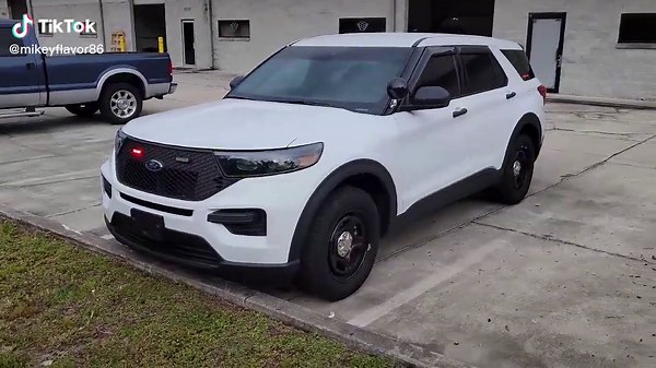 Electronic Mechanical Wail 🤮🤮 #Whelen #hhs4200 #mechanicalwail #siren #fire #rescue