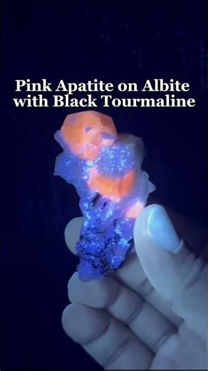 10 Crystals That Glow Under UV Light!✨