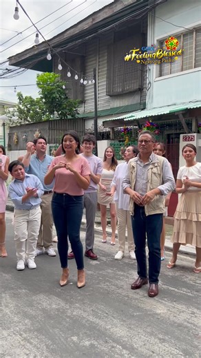 Break muna sa paghahatid ng mga balita at documentary sina Kara David at Howie Severino! Eto na nga’t naki-sayaw na rin sila sa #FeelingBlessedNgayongPaskoDanceChallenge ❤️ Sali na, mga Kapuso! Post your entries now! 😍 #FeelingBlessedNgayongPasko | GMA Network