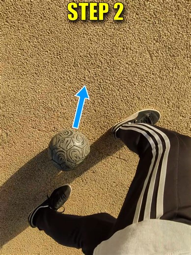 Learn back behind clapping skill #footballskills #soccerskills