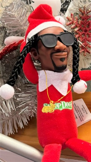 🍻 An old bank vault at a bar!? Snoop Dogg ON A STOOP?? This former bank location was converted to the town watering hole. So cute! The Santa Fe trail cafe & The Sale BARn (it opens tonight at 5 p.m. -- no ad, just saw a post) attached has a lot of charm too. Had a great time exploring our favorite little town of Tampa, Kansas! #kansas #smalltown #smalltowncharm #bar #wateringhole #drinkingspot #alcohol #tampa #tampaKansas #TampaKS #restaurant #goodeats #greasyspoon #snoopdogg #SnoopOnAStoop #Cl