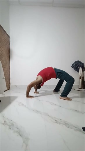 Backbend at home 🏠🔥 #flexibility #motivation #athletics