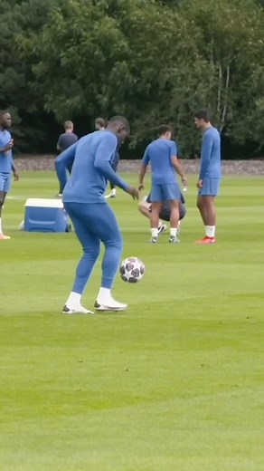 Zouma Freestyle Football Training with Chelsea FC Players