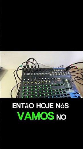 🎬 Audio studio for podcasts with an integrated mixing console and audio interface.