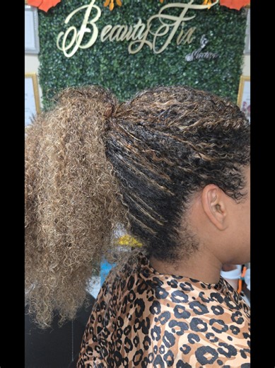 All the way from NYC 🇺🇸 to have Micro Links Installation done but the best Ms BeautyFix #microlinks #carnival #chaguanas @MISS INCHEZ Luxury hair provided by Toronto Queen Ms Inchez #missinchez