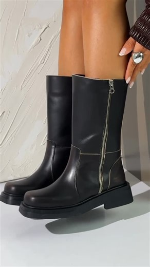 SOFIA SHOES on Instagram: "Botas Gianna 🏹 versión chocolate y negro, los infaltables de esta temporada ❤️‍🔥 - Disponibles en nuestra web con hasta 12 cuotas sin interés -"