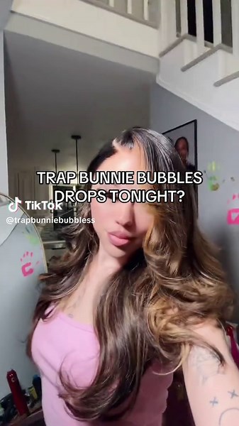 trap 💋 (@trapbunniebubbless)’s video of Trap Bunny Bubbles