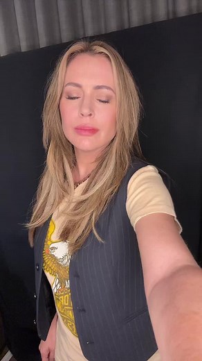 Alyssa Milano String and Lesbian: Exploring the World of Allysa Milano