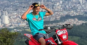 Meno Kabrinha sofre acidente e é operado após lesão na cabeça
