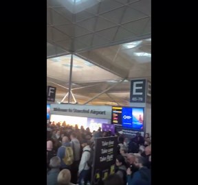 UK: Fire Forces Evacuation, Delays Flights at London Stansted Airport