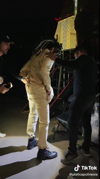 : Asi nos cambiamos detras del escenario en JUMP | jump los polinesios