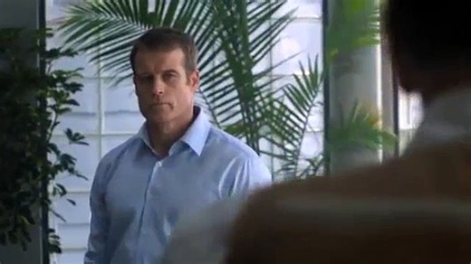 Human Target S01E01