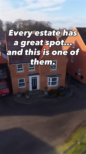 Local Property Expert - Rob Letts on Instagram: "Now live — and this is a home that truly stands out. Set on Barrow Green, Pocklington, overlooking a green and tucked away on a quiet private road, this beautifully presented detached home offers one of the best positions on the estate. Inside, there’s over 1,450 sq ft of immaculately finished living space — honestly better than new-home condition. You’ll find a study with views over the green, a generous family lounge, and a stunning kitchen-dine