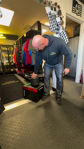 Dumbbell hold contest! 12 girls and guys have tried it! The guy and girl that holds it the longest gets $50 in free credit at the Achieve Store! It’s fun just to try it anyway 💪🏻💯🔥 | Achieve Fitness