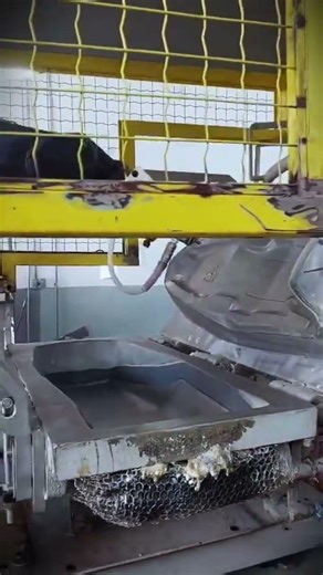 Célular de produção robotizada para bancos de motos