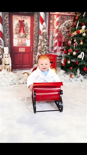 Spaces are filling fast for our Christmas minis! This weekend is going to be a BUSY one! 🤗#RAMPhotography #Stranraer #StranraerPhotographer #DumfriesAndGallowayPhotographer | R.A.M Photography