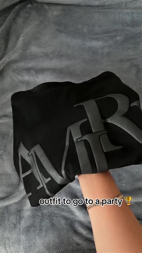 All-Black Outfit for a Party: Stylish OOTD Ideas